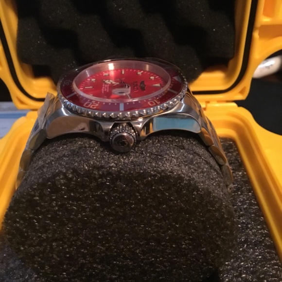 Mens Invicta watch - Picture 2 of 4